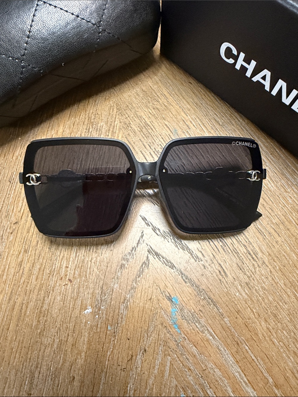 CHANEL Black Square Sunglasses with Silver CC Temples - Picture 5 of 9